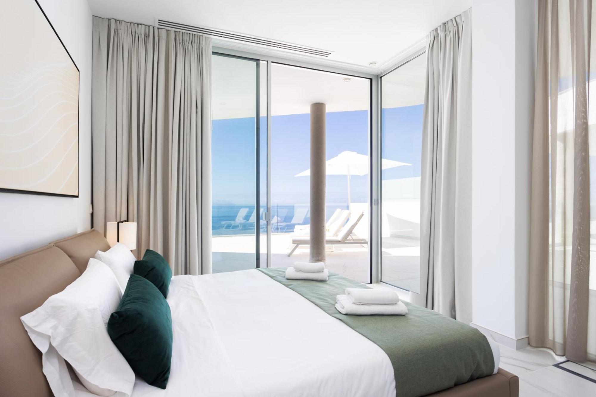 Crystal I Luxury Apartments By Enjoyahome Acantilado de los Gigantes Exterior photo